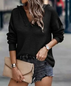 Outlet ✔️ Romantichut Black Waffle V-Neck Hoodie - 👩 Women 👏 -Romantichut Sales zu108487128 alt 1 tm1661794964