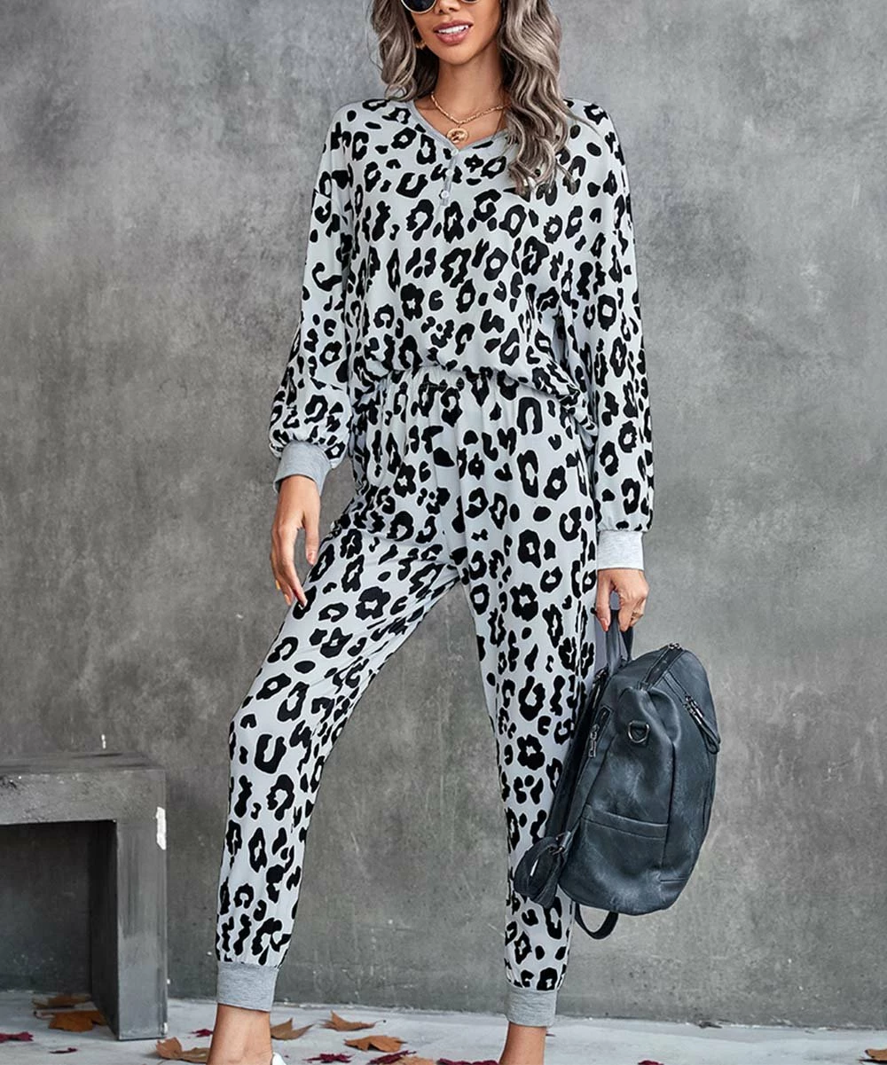Best Pirce โค๏ธ Romantichut Gray & Black Leopard Button-Front Jogger Jumpsuit - ๐ฉ Women ๐ 6 Best Pirce โค๏ธ Romantichut Gray & Black Leopard Button-Front Jogger Jumpsuit - ๐ฉ Women ๐ - Image 4