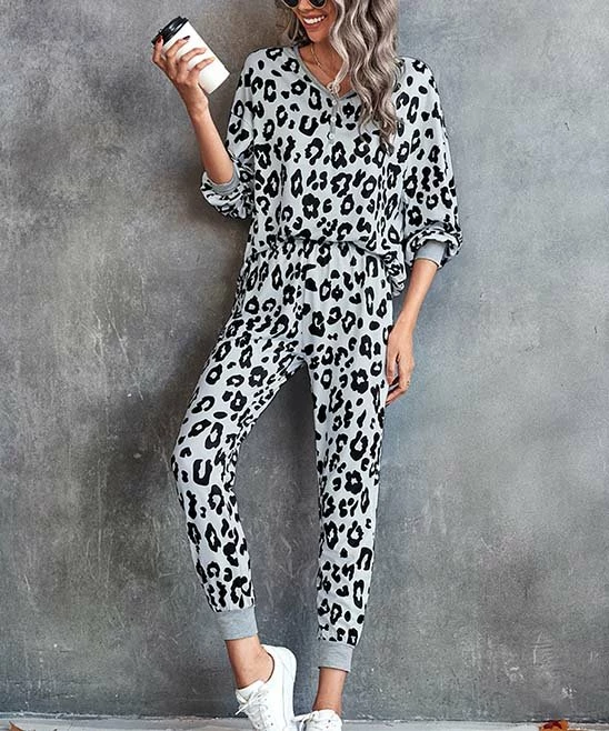 Best Pirce โค๏ธ Romantichut Gray & Black Leopard Button-Front Jogger Jumpsuit - ๐ฉ Women ๐ 3 Best Pirce โค๏ธ Romantichut Gray & Black Leopard Button-Front Jogger Jumpsuit - ๐ฉ Women ๐