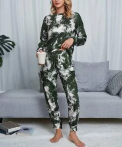 Hot Sale 👍 Romantichut White & Olive Green Tie-Dye Long-Sleeve Top & Drawstring Joggers - 👩 Women 😍 10 Hot Sale 👍 Romantichut White & Olive Green Tie-Dye Long-Sleeve Top & Drawstring Joggers - 👩 Women 😍 -Romantichut Sales zu109785589 alt 3 tm1667420485